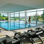 فندق Farnham Estate And Golf