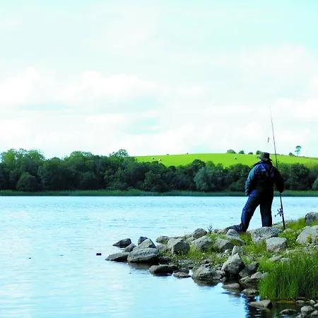 מלון Farnham Estate And Golf