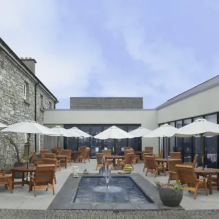 Farnham Estate And Golf