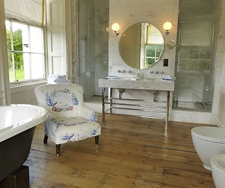 Farnham Estate And Golf Hotel