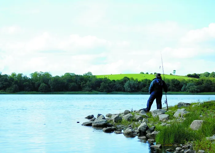 Отель Farnham Estate And Golf