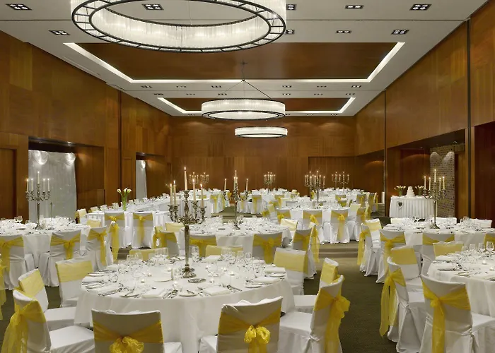 Farnham Estate And Golf 4*