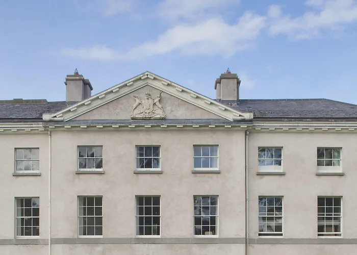 Hotel Farnham Estate And Golf