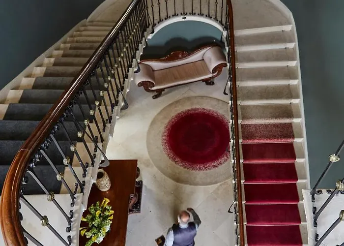 Farnham Estate And Golf